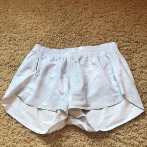 Athleta hustle shorts 3 inch inseam dotted tie dye pattern